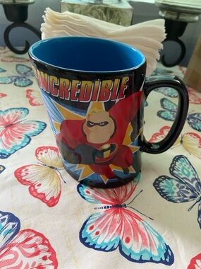 DISNEY Mr. Incredible SAVING THE DAY, ONE DAY AT A TIME Slanting Drink Mug